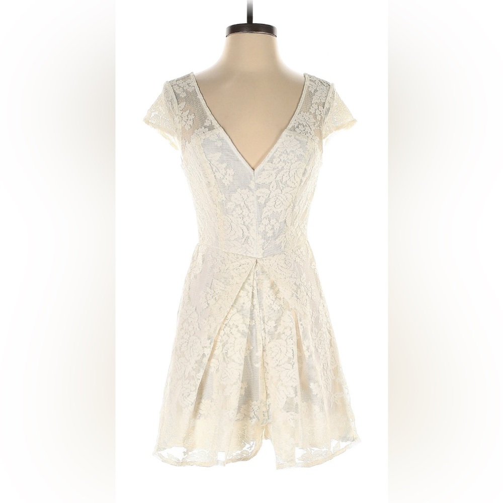 BCBGeneration lace romper size 0